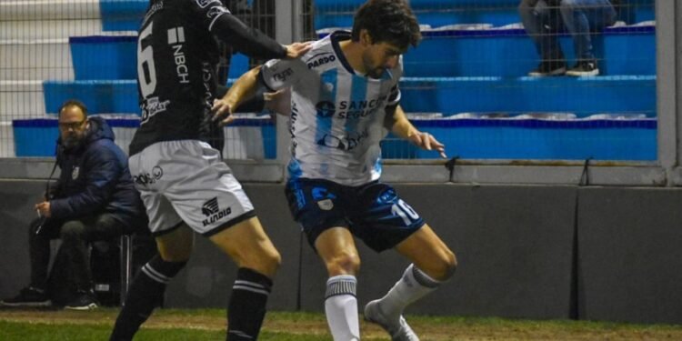 Primera Nacional: Atlético perdió y se complica a 8 fechas del final del torneo