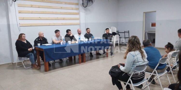 Vecinos de los barrios San José y Los Arces plantearon su preocupación por la inseguridad