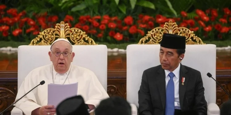 Viaje del papa por Asia y Oceanía En su primer discurso en Indonesia, Francisco pidió «contrastar el extremismo y la intolerancia»