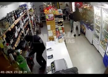 Violento asalto a punta de pistola a un reconocido comercio de barrio Fátima