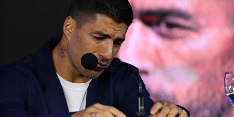 Entre lágrimas, Luis Suárez confirmó su retiro de la Selección de Uruguay