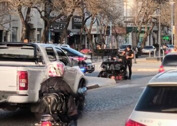 Gresca de lavacoches en pleno centro: dos a la comisaría