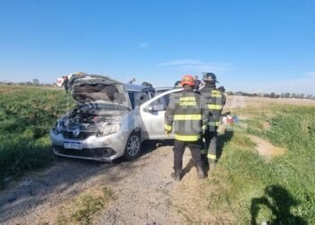 Ruta Nº34: una mujer quedó atrapada en un auto tras un accidente y debió ser hospitalizada