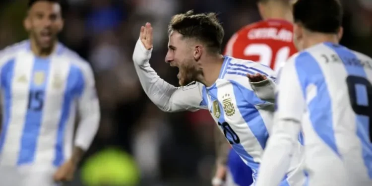 Eliminatorias Sudamericanas: Argentina goleó a Chile y se mantiene en la cima de la tabla
