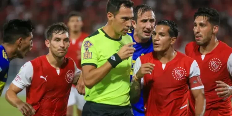 Llega al fútbol argentino «la zona exclusiva de capitanes»: ¿De qué trata esta nueva regla?