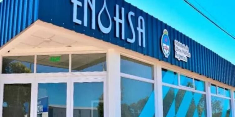 El Gobierno decide cerrar Enohsa: ¿qué pasará con las obras de agua potable y las cloacas?