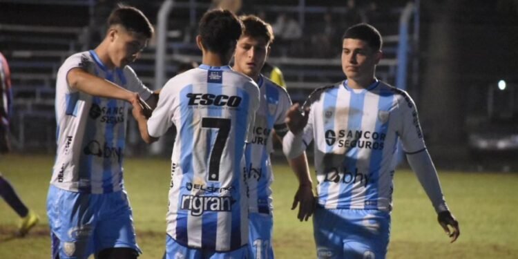Liga Rafaelina de Fútbol: Atlético no tuvo piedad y goleó a Esmeralda