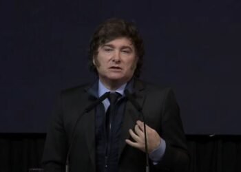 El Gobierno comenzará a cobrarle a los extranjeros para estudiar en las Universidades Públicas