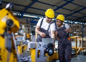El empleo industrial disminuyó 2,6% en el último año