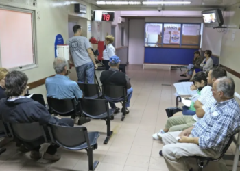 Salud: el Gobierno evalúa cobrar a extranjeros por atención en hospitales públicos