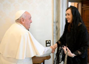 «Hablamos sobre los problemas del país»: El encuentro entre el Papa Francisco y la vicepresidenta Victoria Villarruel