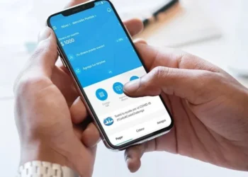 Denuncian a una arquitecta por estafas millonarias y amenazas a sus víctimas
