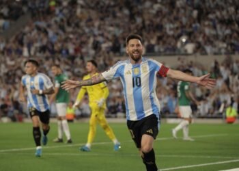 Ganó, gustó y vapuleó: Argentina se impuso ante Bolivia con un «hat trick» de Lionel Messi