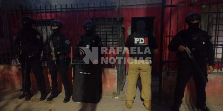 Drogas, plata y otros elementos secuestrados en múltiples allanamientos de la PDI