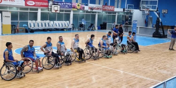 Jugadores de CILSA brindaron una exhibición de básquet sobre silla de ruedas