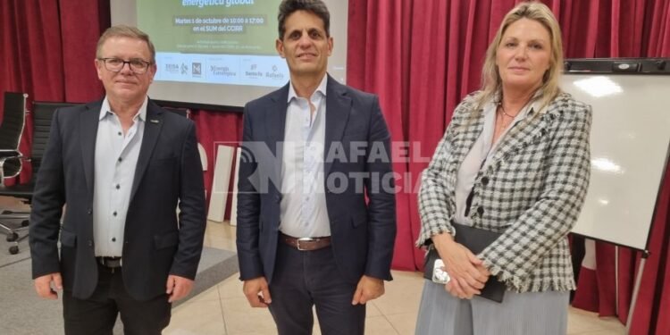 La empresa rafaelina DEISA e YPF Solar trabajan sobre energías renovables