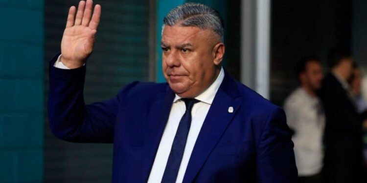 Chiqui Tapia reelecto al frente de la AFA y sin descensos 2024 en primera división