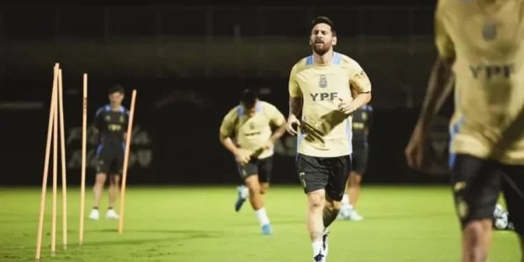 La selección se prepara para visitar a Venezuela con la vuelta de Lionel Messi