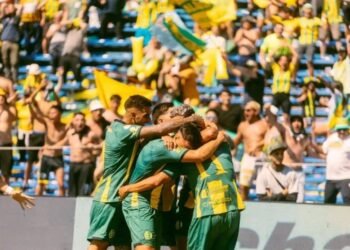 Aldosivi derrotó a San Martín de Tucumán y vuelve a Primera División