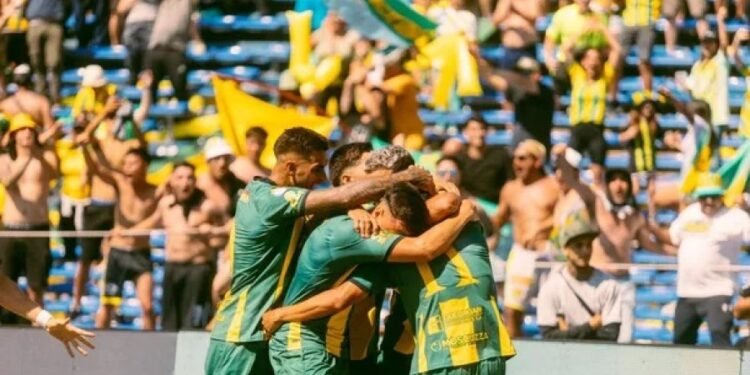 Aldosivi derrotó a San Martín de Tucumán y vuelve a Primera División