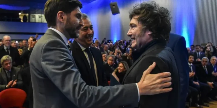 Este martes Maximilano Pullaro se reunirá con Milei para llevar los reclamos de la provincia al gobierno nacional