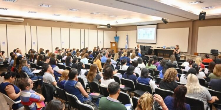 Más de 8.000 docentes participaron de capacitaciones en la Red de Comunidades de Aprendizajes