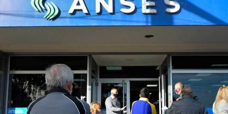 Calendario de pagos de noviembre: cuándo cobran jubilados, AUH y Asignaciones