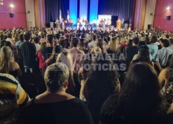 En el año de su 60º aniversario, el Instituto del Profesorado despidió a una nueva promoción de docentes y técnicos