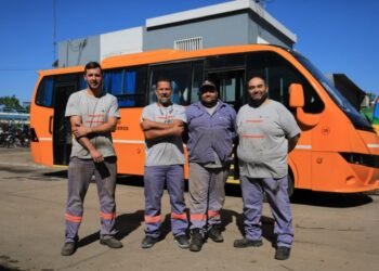 Con mano de obra municipal se pudieron recuperar dos minibuses en desuso