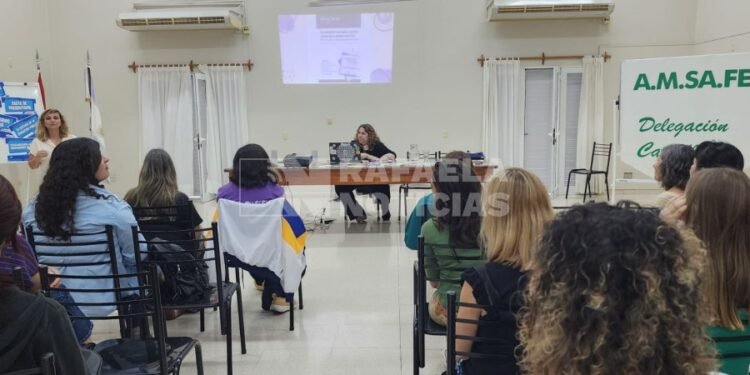 Polémica por libros de secundaria con presunto contenido sexual: «Se sacan párrafos descontextualizados»