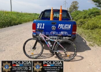 Recuperaron una bicicleta que había sido abandonada en pastizales