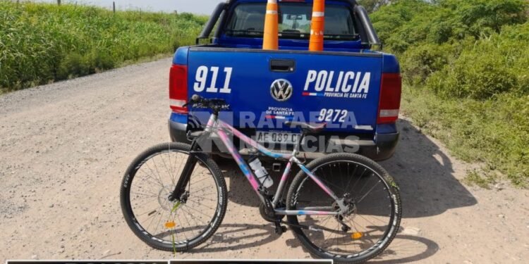 Recuperaron una bicicleta que había sido abandonada en pastizales