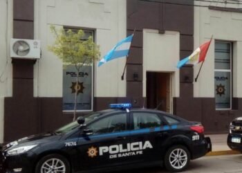 Entró a pedir, pero en un descuido robó un celular