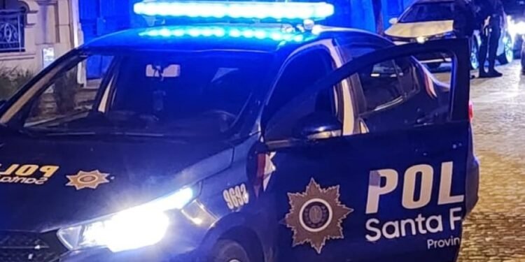 Dos robos en barrio Mosconi: se llevaron dólares, pesos y una pulsera de oro