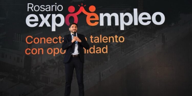 Pullaro: “La Expo Empleo muestra que Santa Fe está recuperándose y articula entre el sector público y privado las necesidades de muchos santafesinos”