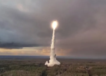 Rusia dio una muestra de su poderío y lanzó un misil balístico intercontinental contra Ucrania
