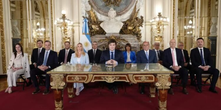 Cambios económicos en 2025: fin del cepo y nuevas reglas tributarias, según Milei