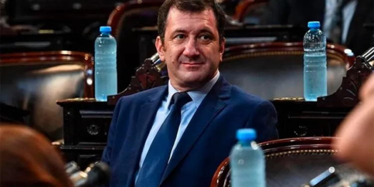 Escándalo: detuvieron en la Triple Frontera a un senador nacional peronista aliado de Milei