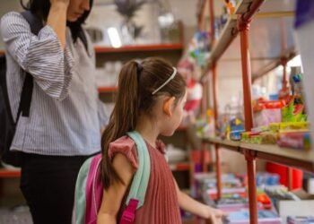 El costo de criar a un niño en noviembre: entre $389.870 y $483.162, según el INDEC