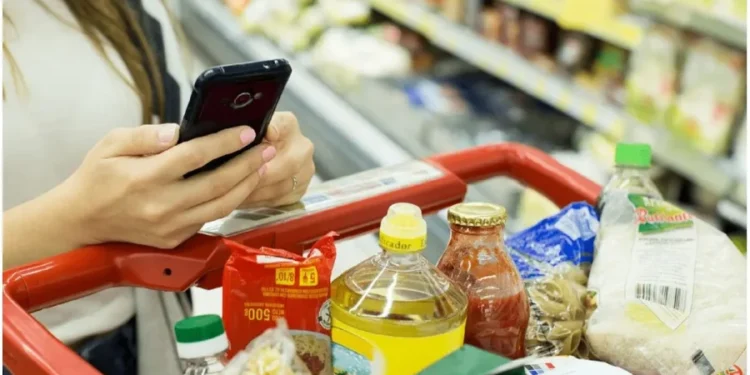 Las ventas en supermercados de Santa Fe acumulan una caída del 31,8% en 2024