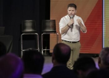 «Nos encontramos con un Estado de brazos caídos y hoy está activo y en movimiento»