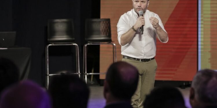 «Nos encontramos con un Estado de brazos caídos y hoy está activo y en movimiento»
