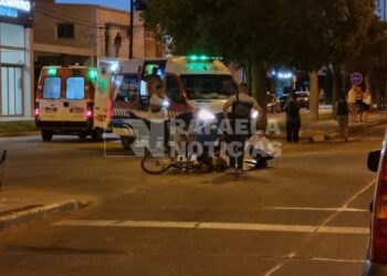 Accidente en el oeste de la ciudad: un hombre terminó con un fuerte golpe en la cabeza