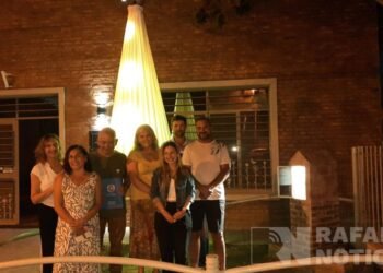 Celebración en el barrio Ilolay: inauguraron una ermita y encendieron el Árbol de Navidad
