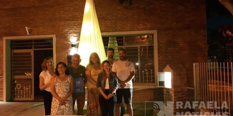 Celebración en el barrio Ilolay: inauguraron una ermita y encendieron el Árbol de Navidad