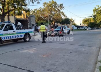 Operativo de tránsito en una esquina conflictiva de barrio Jardín