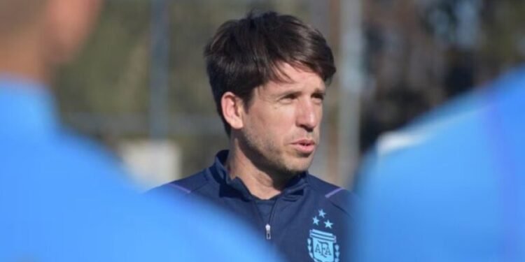 Diego Placente presentó la lista de convocados para el Sudamericano Sub 20