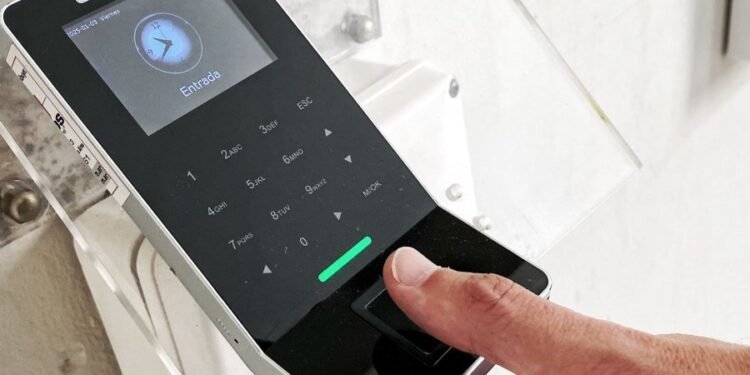 Mayor control a los empleados de la EPE: el ingreso será con huella y reconocimiento facial