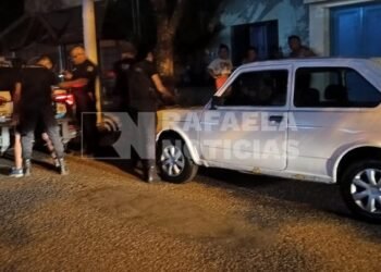 Ojos en Alerta y activos: la noche de los televisores terminó con «promo» en la Comisaría