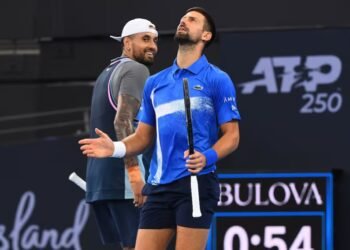 Novak Djokovic y Nick Kyrgios fueron eliminados en Brisbane, pero protagonizaron un punto increíble en el dobles